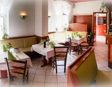 Hotel Cafe & Gastehaus Reichel