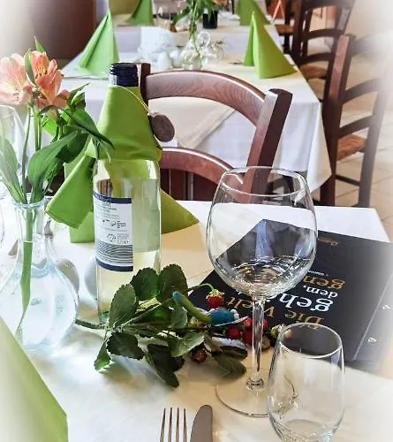 Hotel Cafe & Gastehaus Reichel *